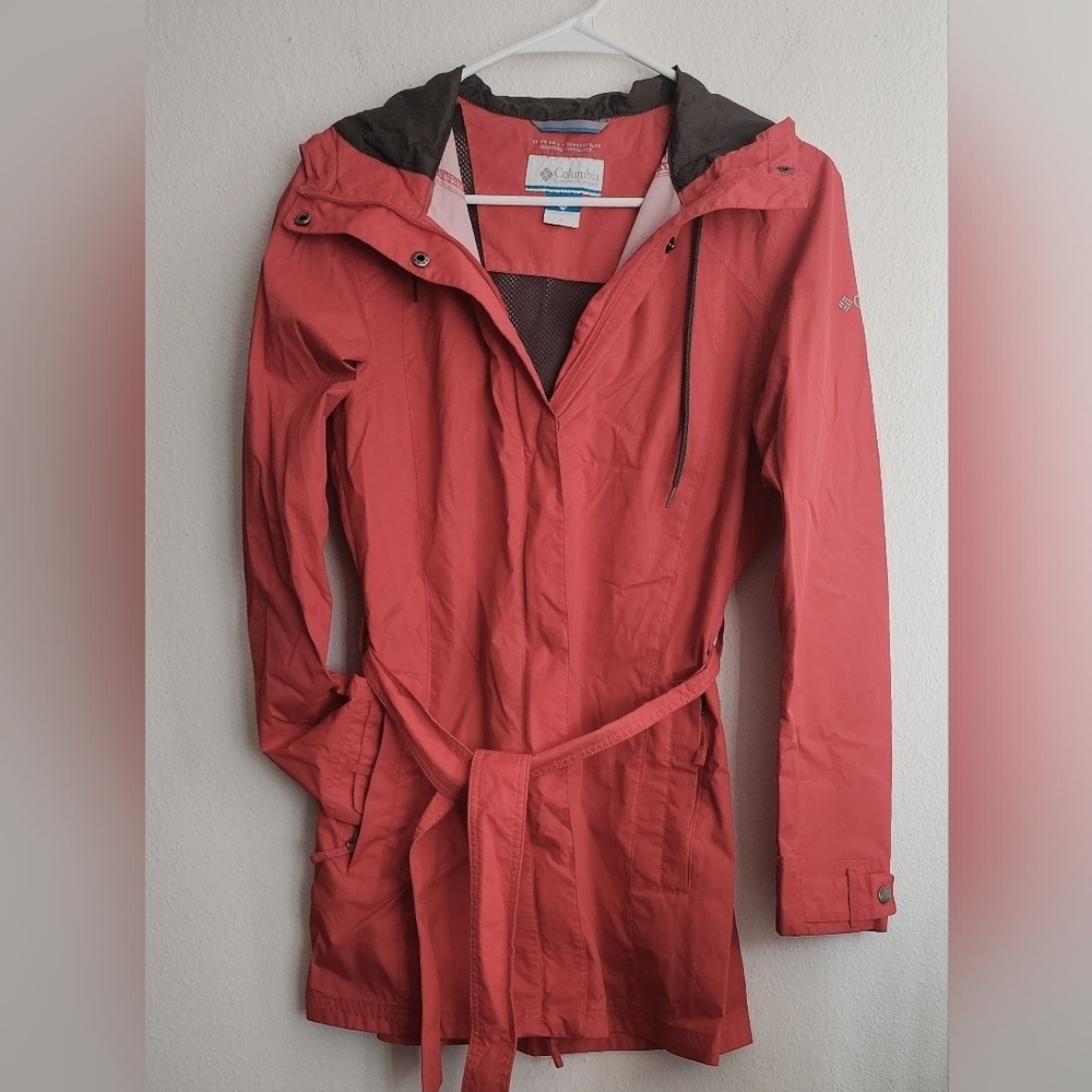 Columbia Sportsware Woman's Jacket Red Omni-Shield Hooded Zip & Snap Close Sz S